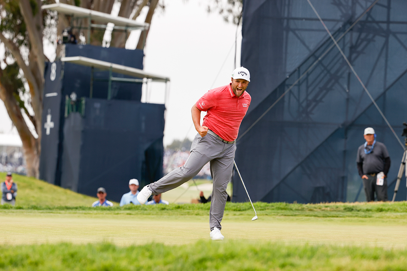 最終日の17番でバーディを決めたジョン・ラーム。続く18番でも連続バーディを奪い、勝利を決めた。怒りは表に出さないようにしているが、ガッツ溢れるプレーぶりは変わらない。